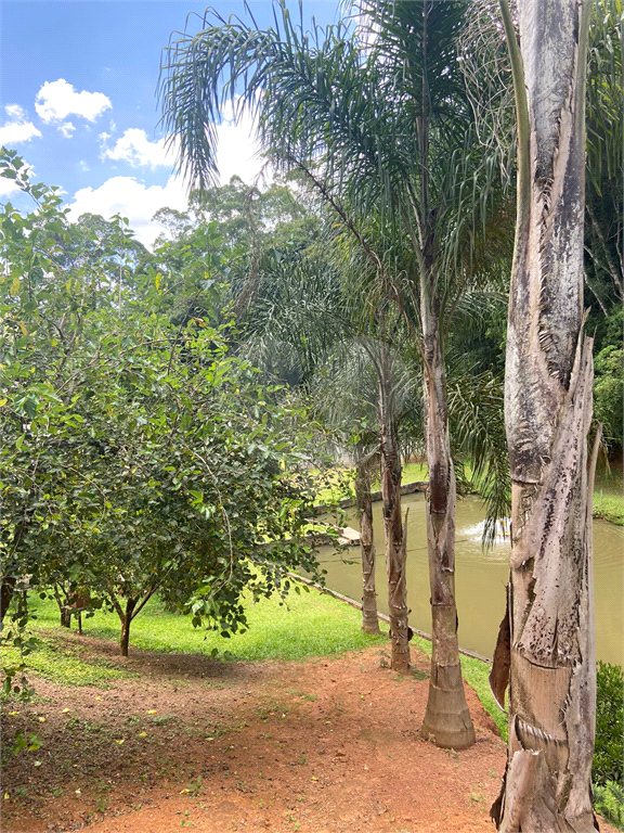 Vende-se chácara com lago Nazare Paulista com 3.000 m² 