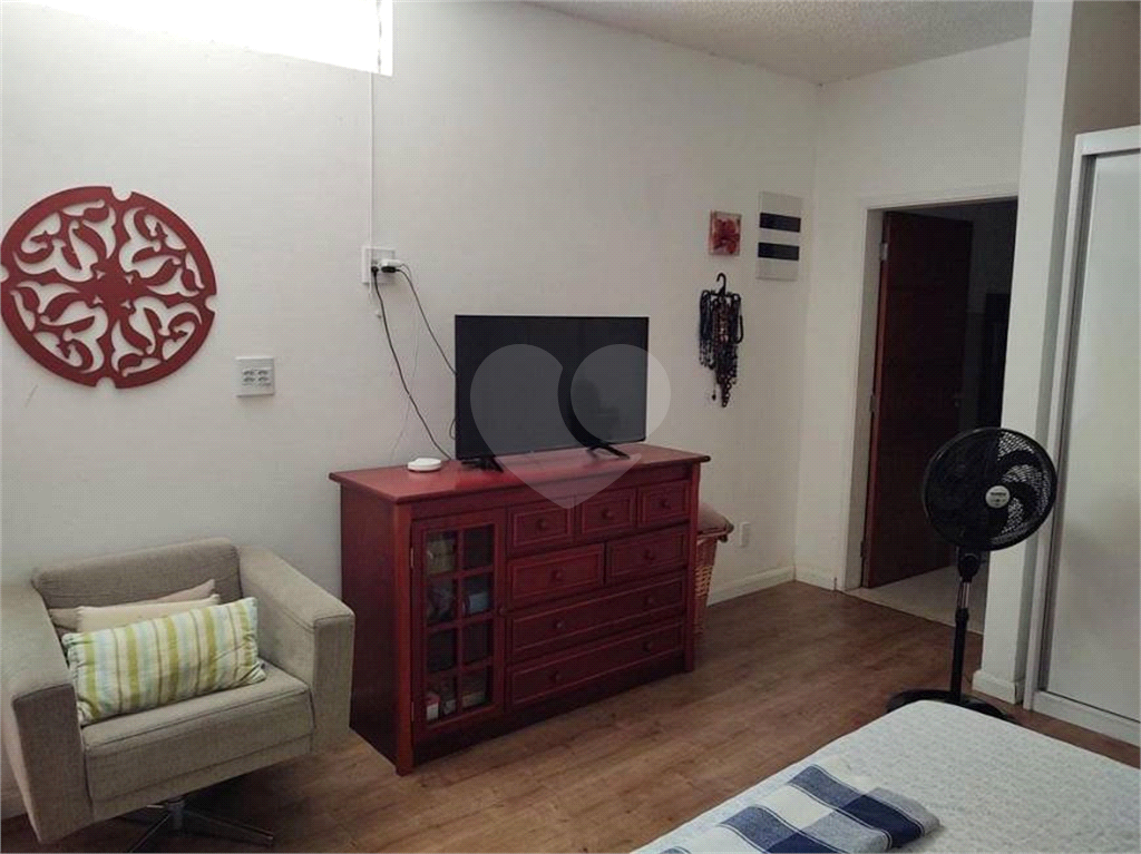 Casa à venda e aluguel com 5 quartos, 185m² - Foto 11