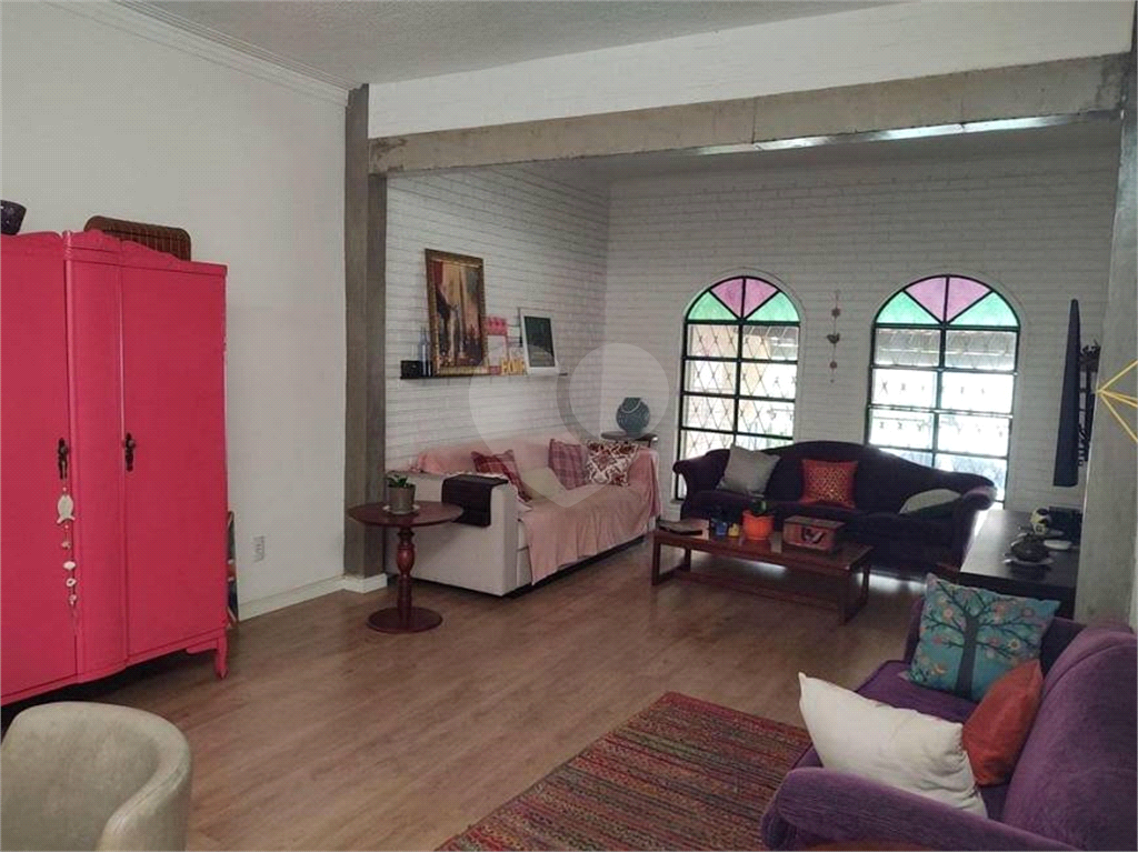 Casa à venda e aluguel com 5 quartos, 185m² - Foto 3