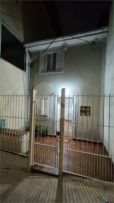 Sobrado com dois quartos a venda no Jardim Tremembé.
