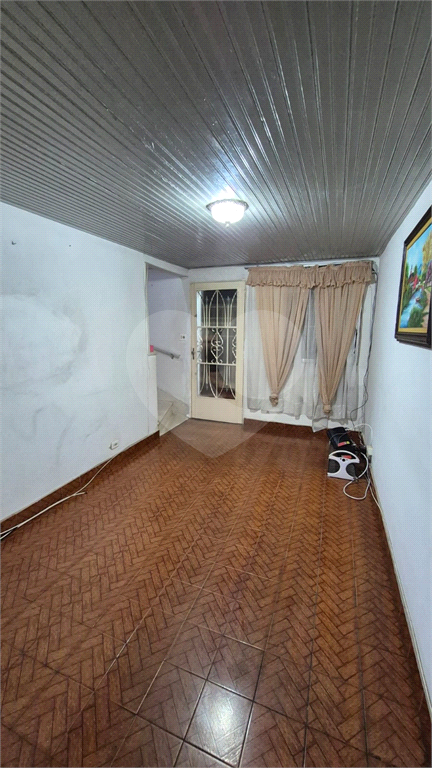 Sobrado com dois quartos a venda no Jardim Tremembé.