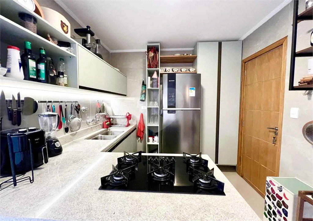 Apartamento reformado em predinho charmoso na Haddock Lobo! - 1 suíte, escritório e 1 vaga