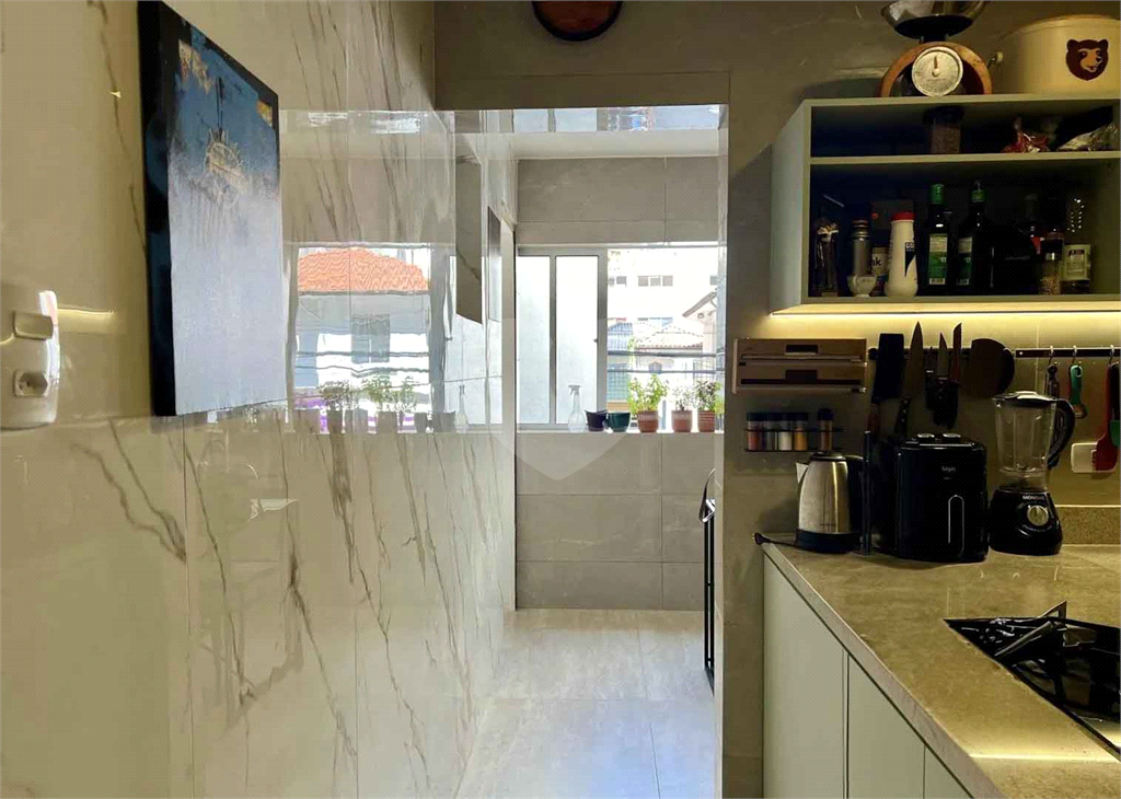 Apartamento reformado em predinho charmoso na Haddock Lobo! - 1 suíte, escritório e 1 vaga