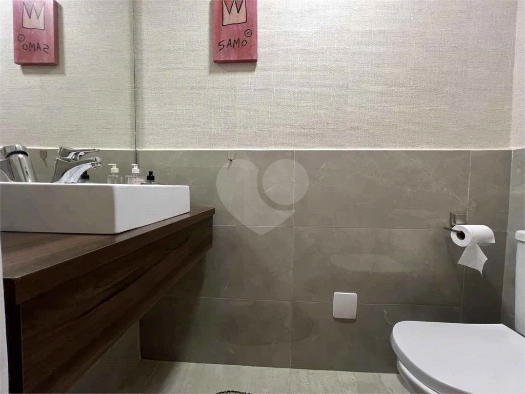 Apartamento reformado em predinho charmoso na Haddock Lobo! - 1 suíte, escritório e 1 vaga