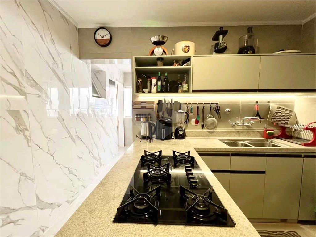 Apartamento reformado em predinho charmoso na Haddock Lobo! - 1 suíte, escritório e 1 vaga