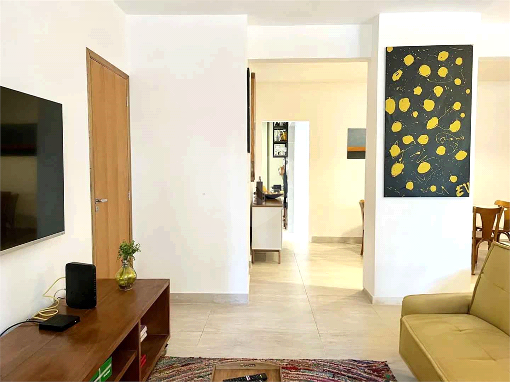 Apartamento reformado em predinho charmoso na Haddock Lobo! - 1 suíte, escritório e 1 vaga