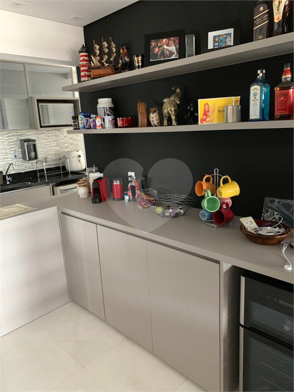 Lindo apto no último andar com bela vista e varanda gourmet integrada a sala