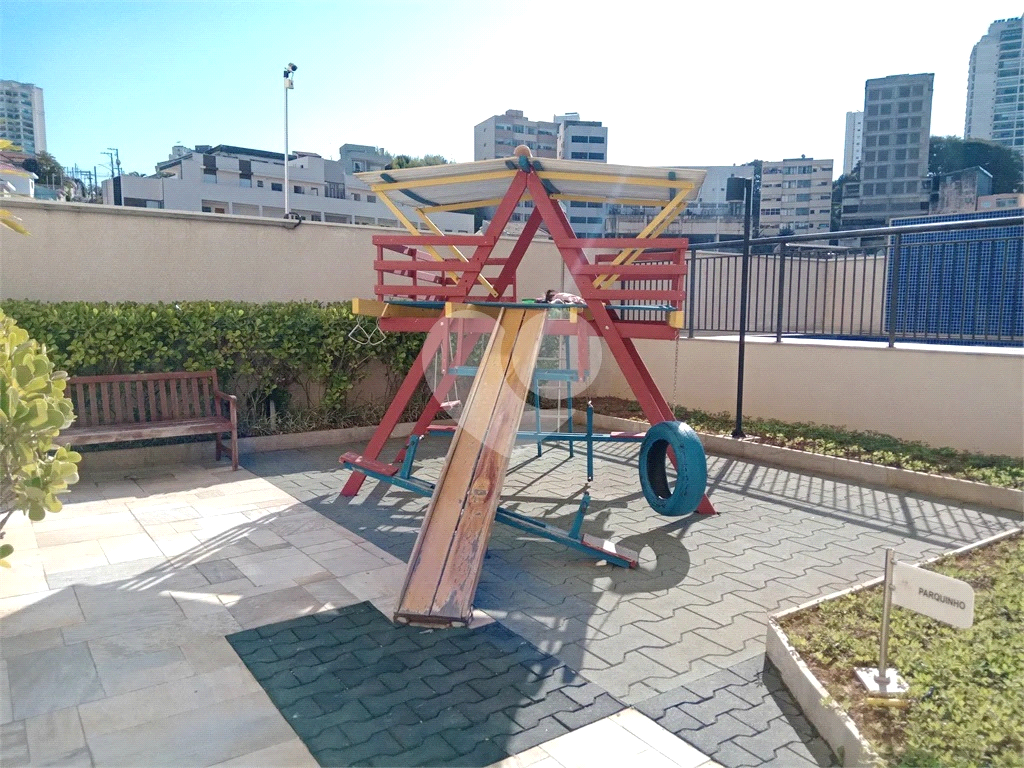 Lindo apto no último andar com bela vista e varanda gourmet integrada a sala
