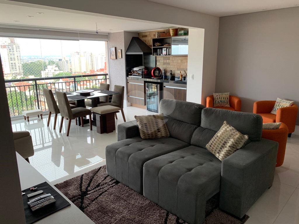 Lindo apto no último andar com bela vista e varanda gourmet integrada a sala