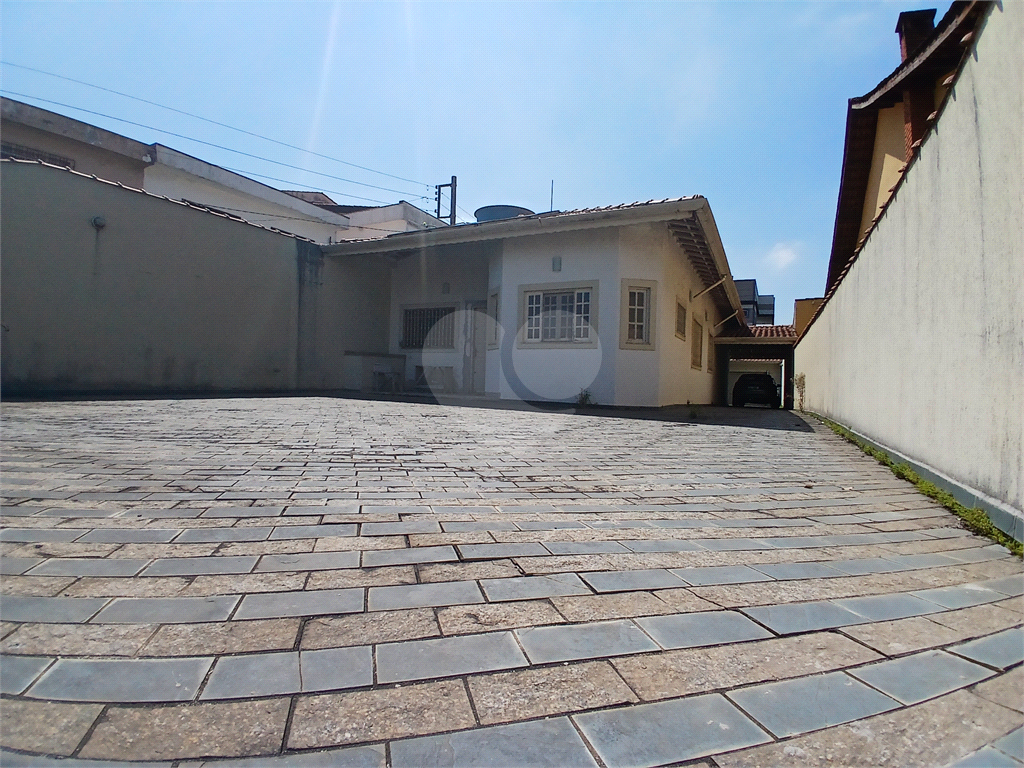 Casa térrea com amplo terreno - oportuniade para investidor