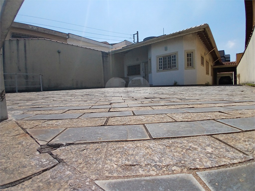 Casa térrea com amplo terreno - oportuniade para investidor