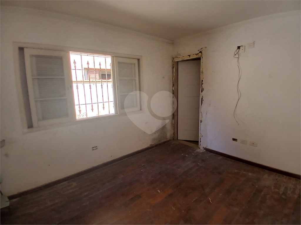 Casa térrea com amplo terreno - oportuniade para investidor