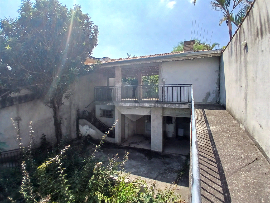 Casa térrea com amplo terreno - oportuniade para investidor