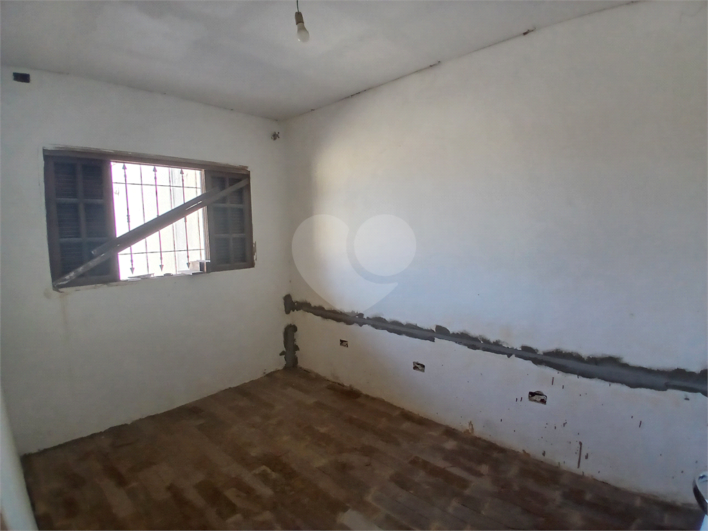 Casa térrea com amplo terreno - oportuniade para investidor