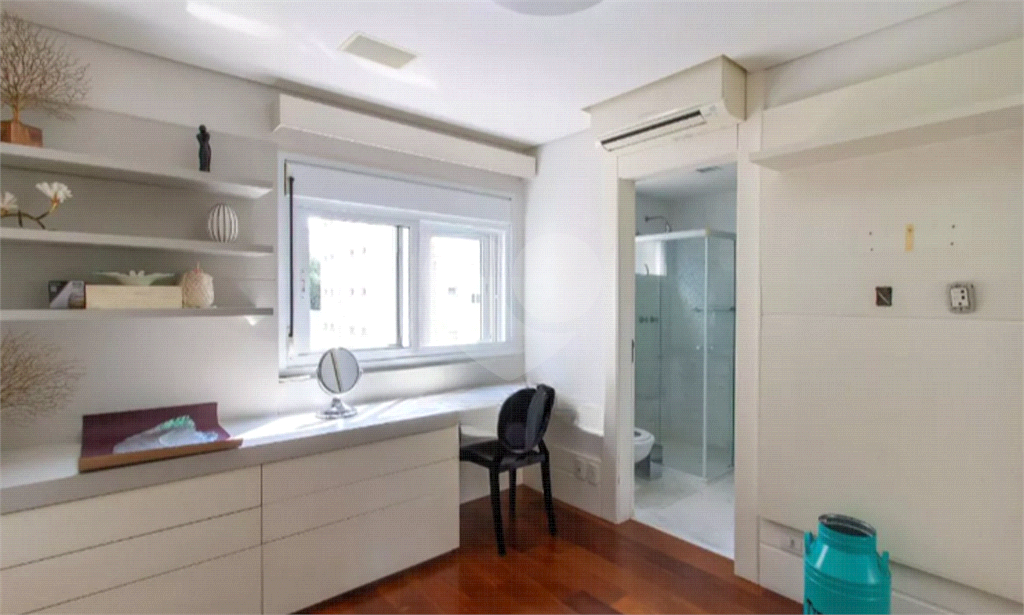 APARTAMENTO em PERDIZES