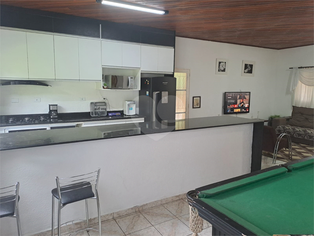 Sitio à Venda 1691m² | 243m² Área construída| 4 Quartos| Piscina adulto e infantil| Energia Solar em Mairiporã