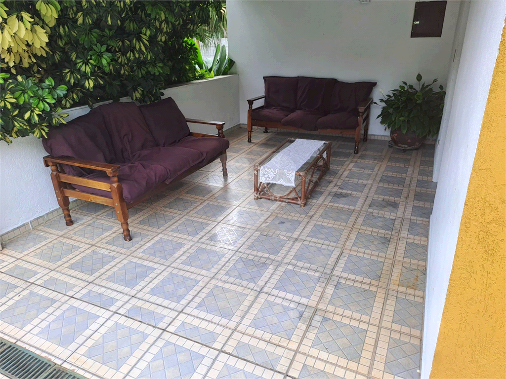 Sitio à Venda 1691m² | 243m² Área construída| 4 Quartos| Piscina adulto e infantil| Energia Solar em Mairiporã