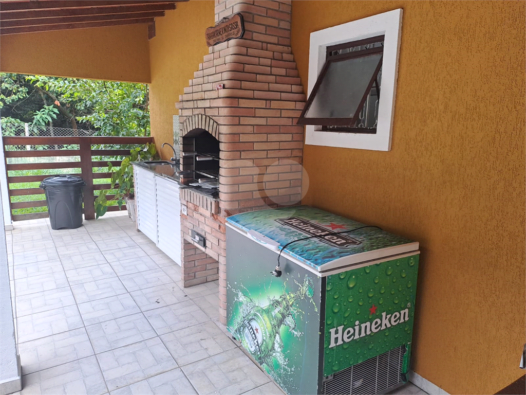 Sitio à Venda 1691m² | 243m² Área construída| 4 Quartos| Piscina adulto e infantil| Energia Solar em Mairiporã