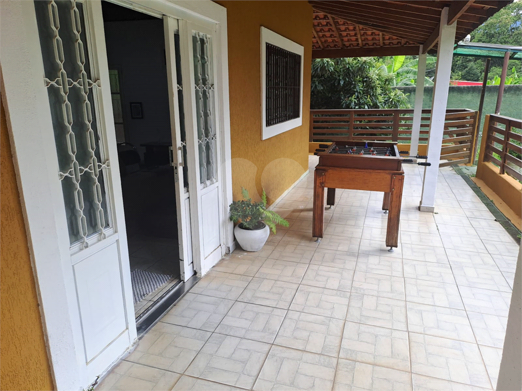 Sitio à Venda 1691m² | 243m² Área construída| 4 Quartos| Piscina adulto e infantil| Energia Solar em Mairiporã