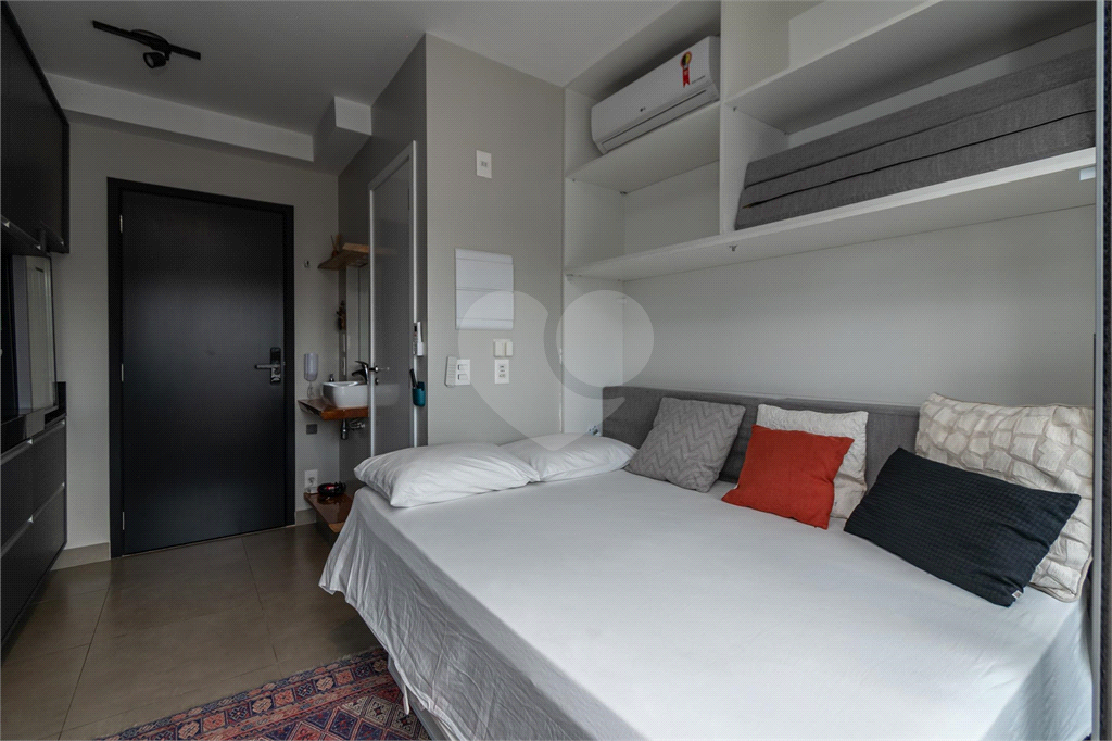 APARTAMENTO STUDIO MOBILIADO COM 18M2 EM PINHEIROS