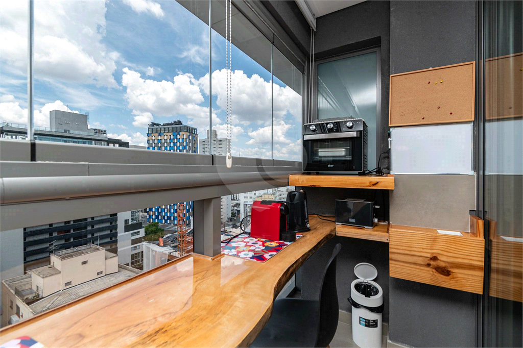 APARTAMENTO STUDIO MOBILIADO COM 18M2 EM PINHEIROS