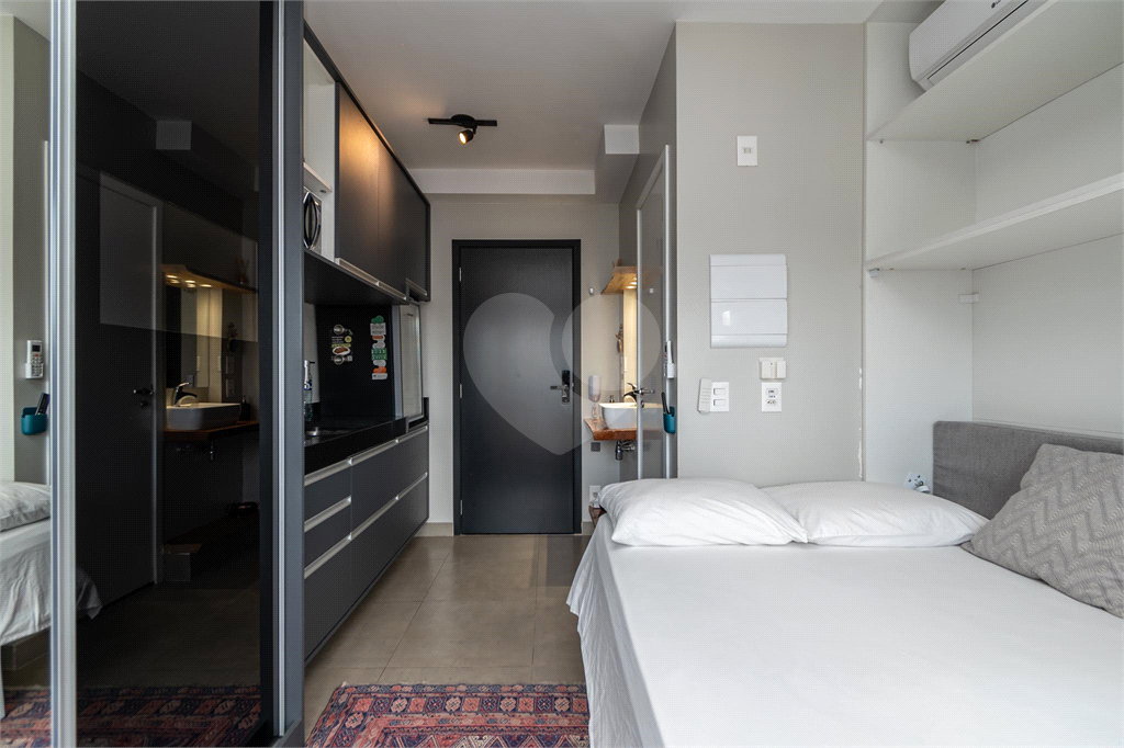 APARTAMENTO STUDIO MOBILIADO COM 18M2 EM PINHEIROS