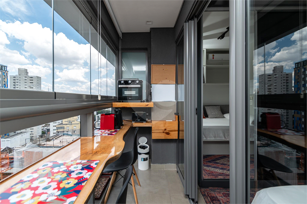 APARTAMENTO STUDIO MOBILIADO COM 18M2 EM PINHEIROS