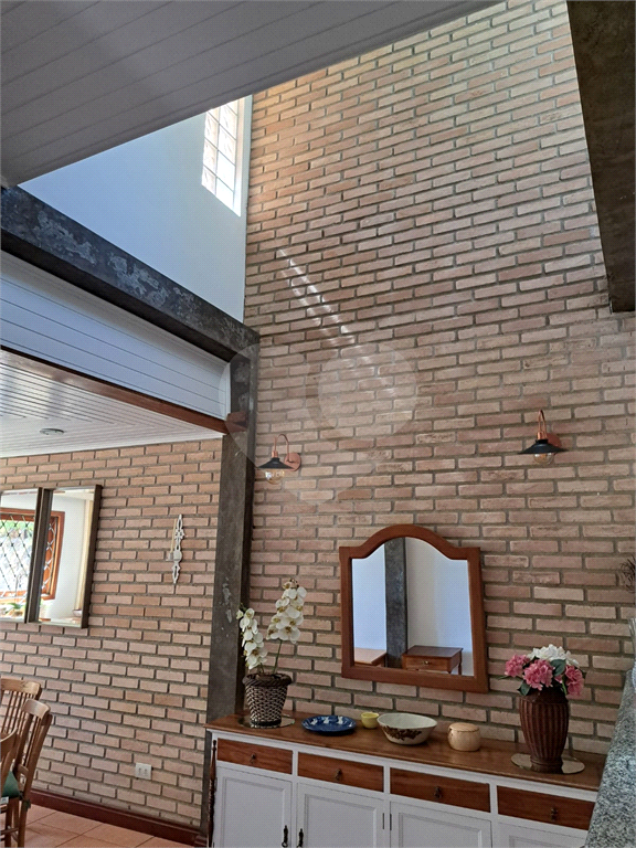 Casa chalé Horto Florestal com 360m2, 4 quartos, 2 suítes, 5 banheiros e 6 vagas de garagem