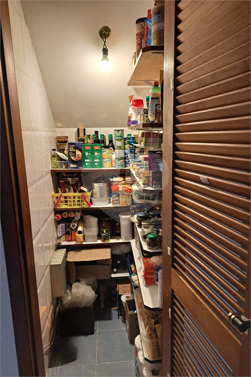 Casa chalé Horto Florestal com 360m2, 4 quartos, 2 suítes, 5 banheiros e 6 vagas de garagem