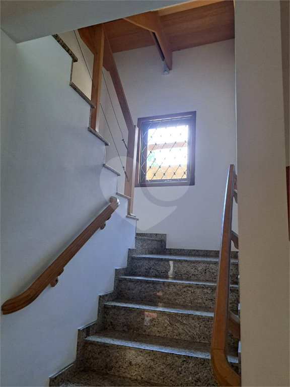 Casa chalé Horto Florestal com 360m2, 4 quartos, 2 suítes, 5 banheiros e 6 vagas de garagem