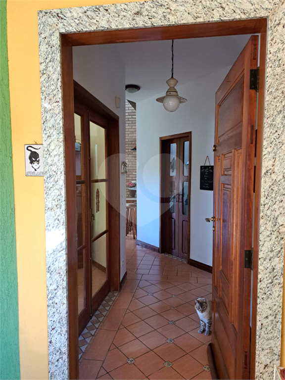 Casa chalé Horto Florestal com 360m2, 4 quartos, 2 suítes, 5 banheiros e 6 vagas de garagem