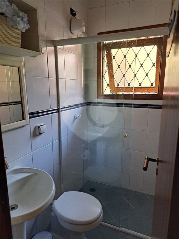 Casa chalé Horto Florestal com 360m2, 4 quartos, 2 suítes, 5 banheiros e 6 vagas de garagem