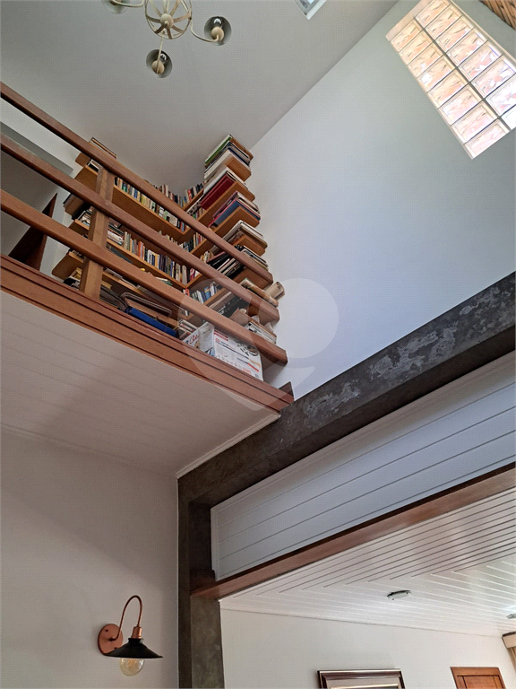 Casa chalé Horto Florestal com 360m2, 4 quartos, 2 suítes, 5 banheiros e 6 vagas de garagem