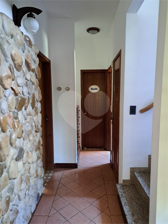 Casa chalé Horto Florestal com 360m2, 4 quartos, 2 suítes, 5 banheiros e 6 vagas de garagem