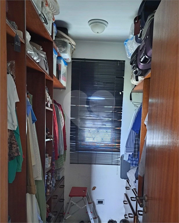 Casa chalé Horto Florestal com 360m2, 4 quartos, 2 suítes, 5 banheiros e 6 vagas de garagem