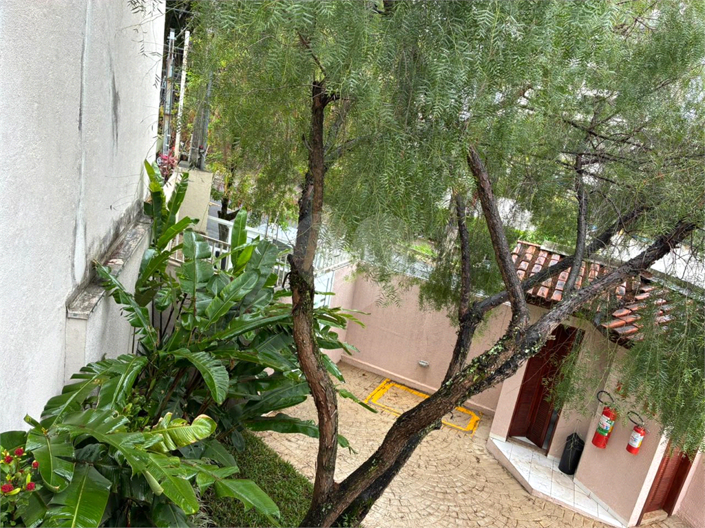 Casa de condomínio perto do Metro Praça da Árvore