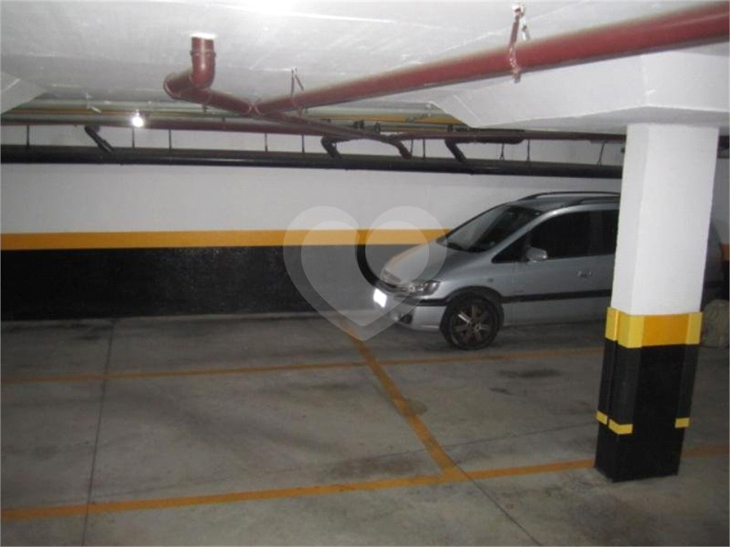 Casa de condomínio perto do Metro Praça da Árvore