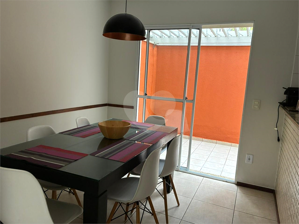 Casa de condomínio perto do Metro Praça da Árvore