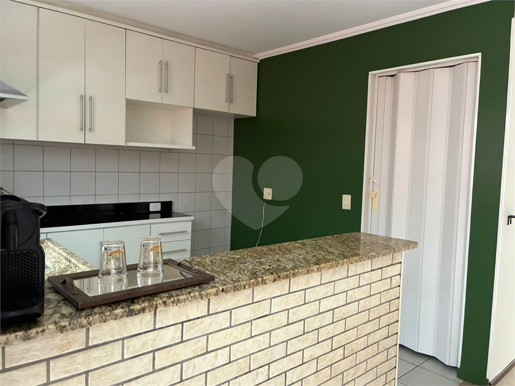 Casa de condomínio perto do Metro Praça da Árvore