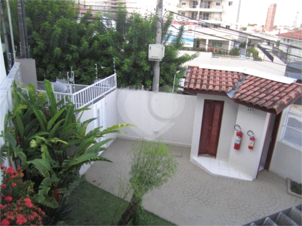 Casa de condomínio perto do Metro Praça da Árvore