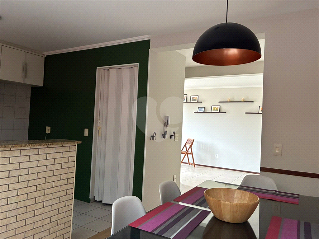 Casa de condomínio perto do Metro Praça da Árvore