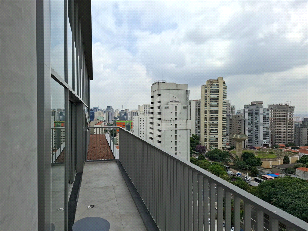 Studio na 24m² Vila Mariana