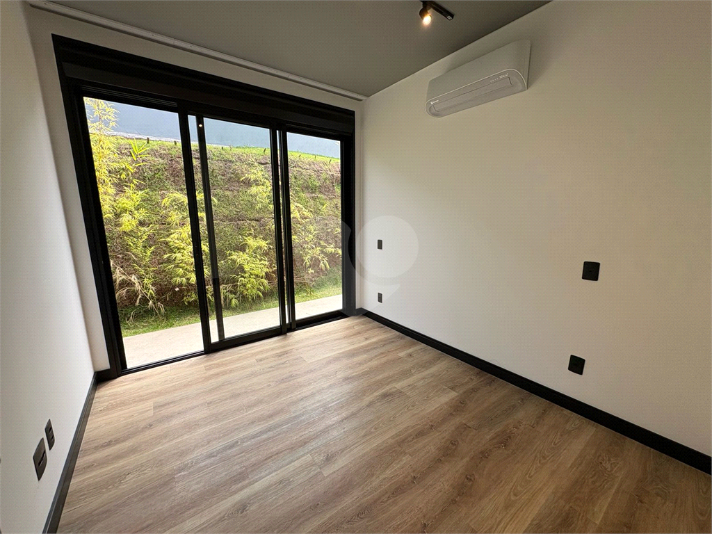 Casa de Condomínio à venda com 4 quartos, 255m² - Foto 24
