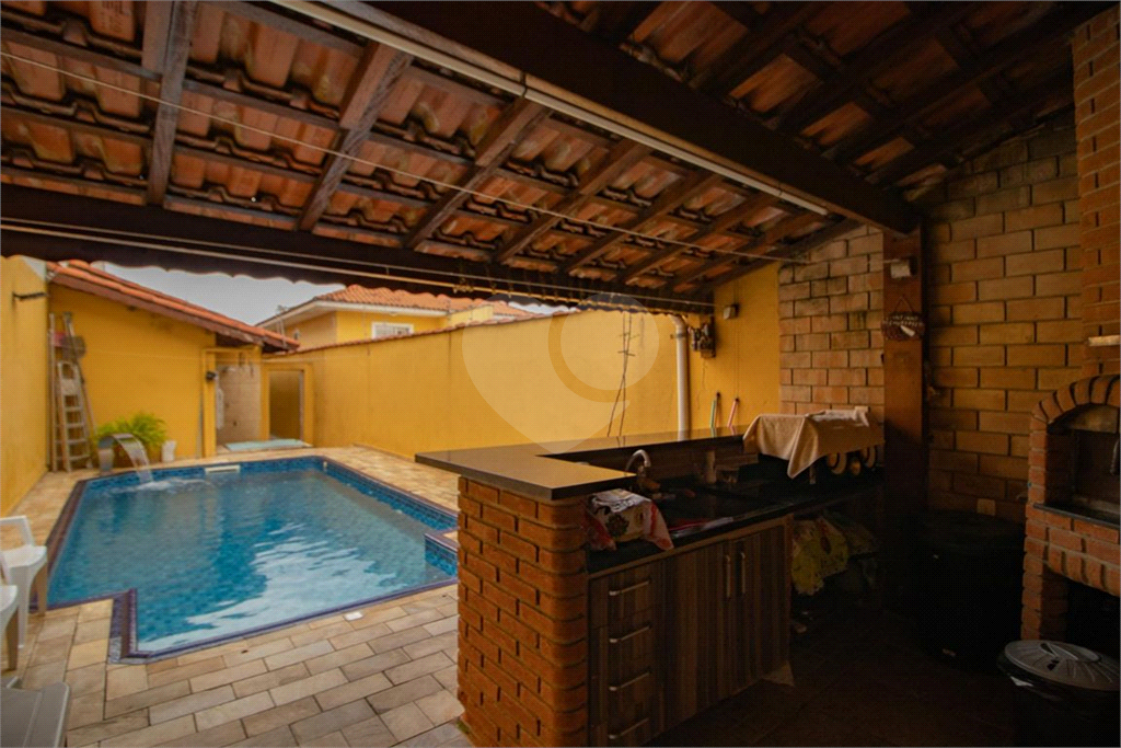 Casa com piscina, churrasqueira e 3 quartos na Vila NOva Mazzei