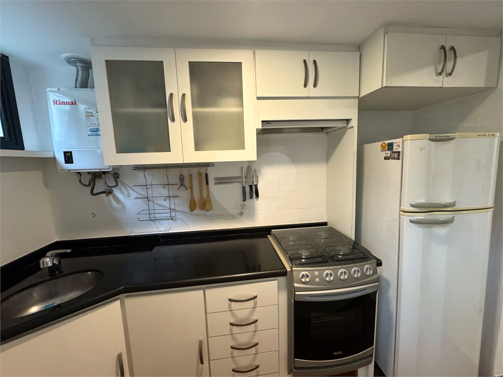 APARTAMENTO em ITAIM BIBI