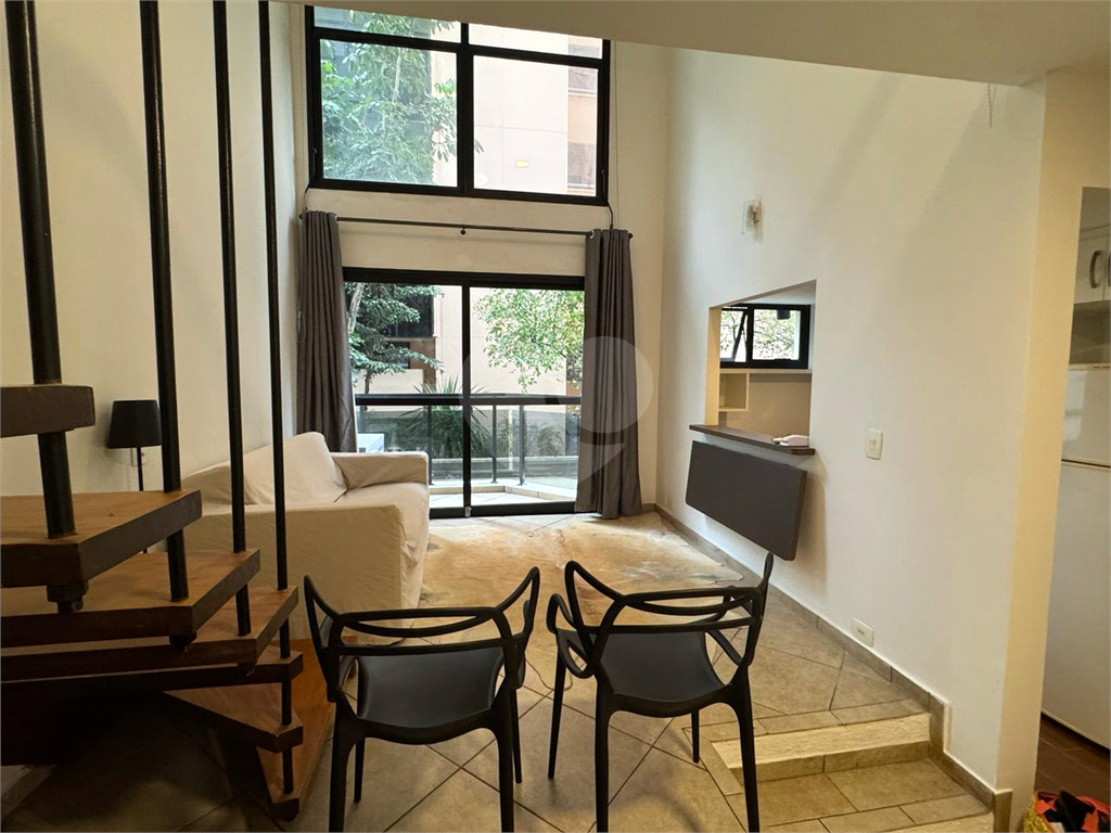 APARTAMENTO em ITAIM BIBI