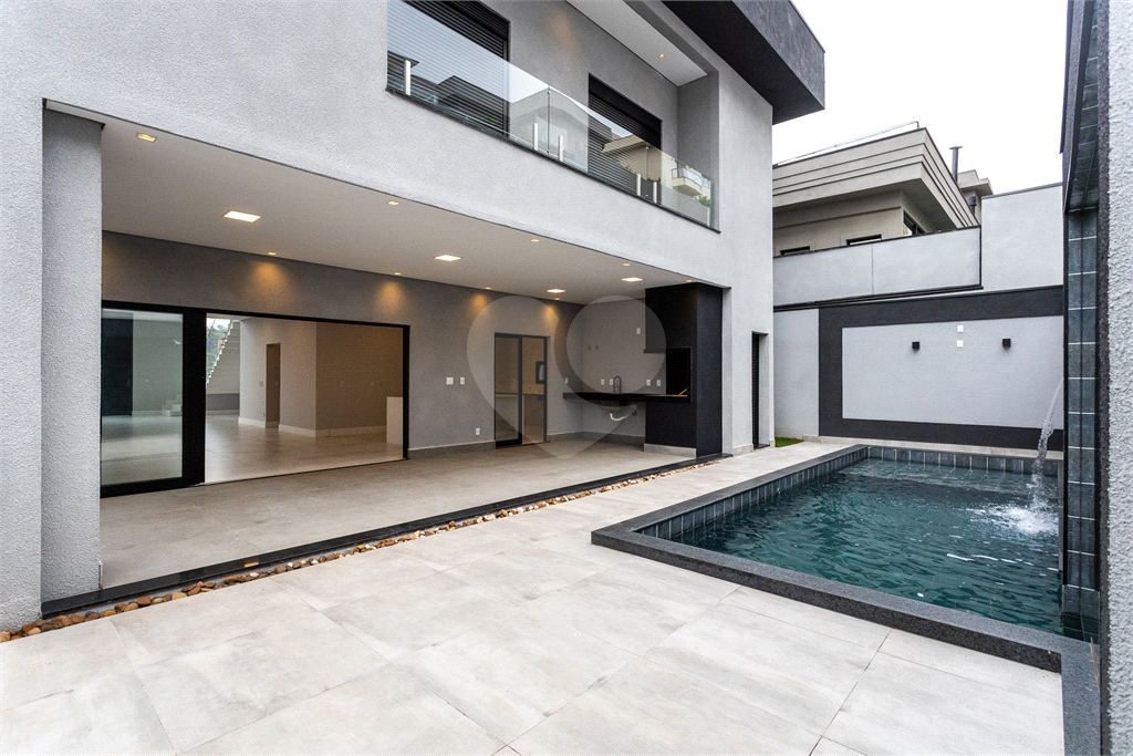 "Casa à Venda no Residencial Itahyê | 5 Suítes, Piscina com Sauna e Acabamento de Alto Padrão