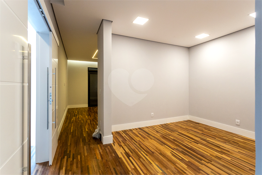 "Casa à Venda no Residencial Itahyê | 5 Suítes, Piscina com Sauna e Acabamento de Alto Padrão