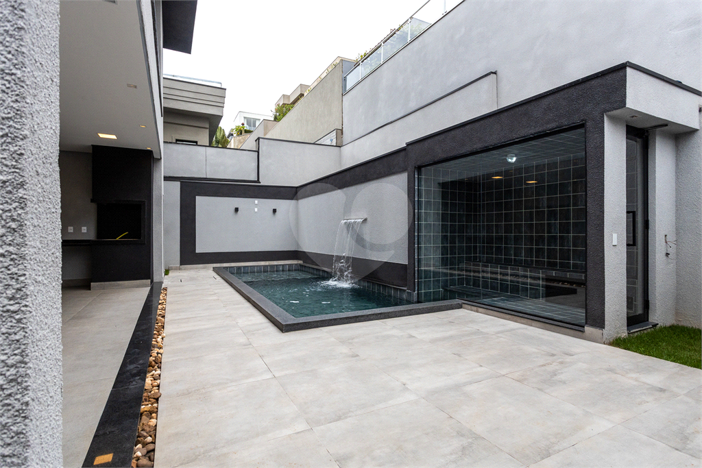 "Casa à Venda no Residencial Itahyê | 5 Suítes, Piscina com Sauna e Acabamento de Alto Padrão