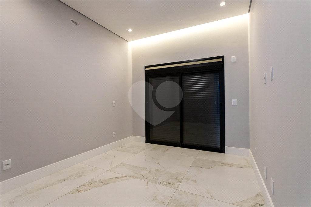 "Casa à Venda no Residencial Itahyê | 5 Suítes, Piscina com Sauna e Acabamento de Alto Padrão